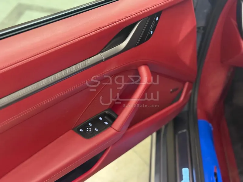 2025 Porsche 911 Carrera