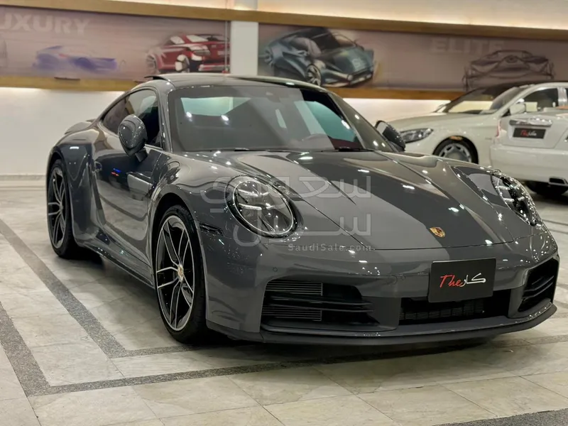 2025 Porsche 911 Carrera
