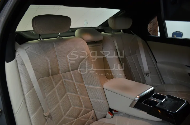 2024 BMW 7 Series 735Li