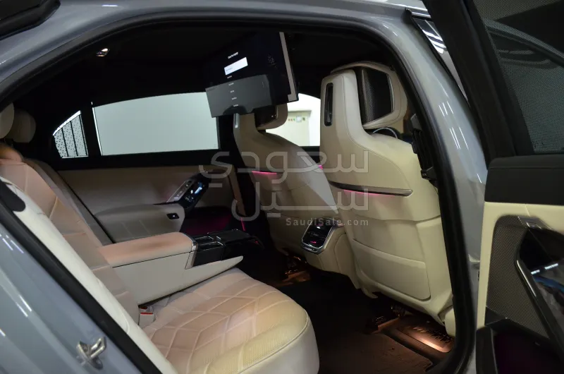 2024 BMW 7 Series 735Li