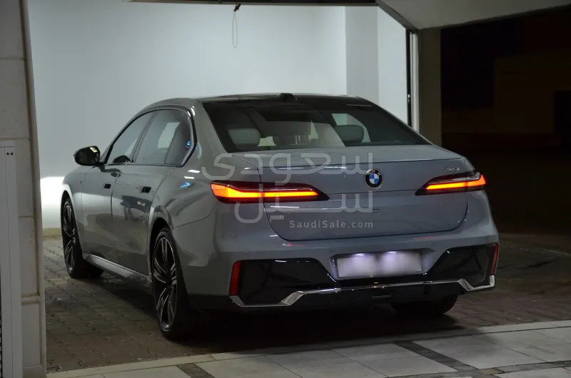2024 BMW 7 Series 735Li