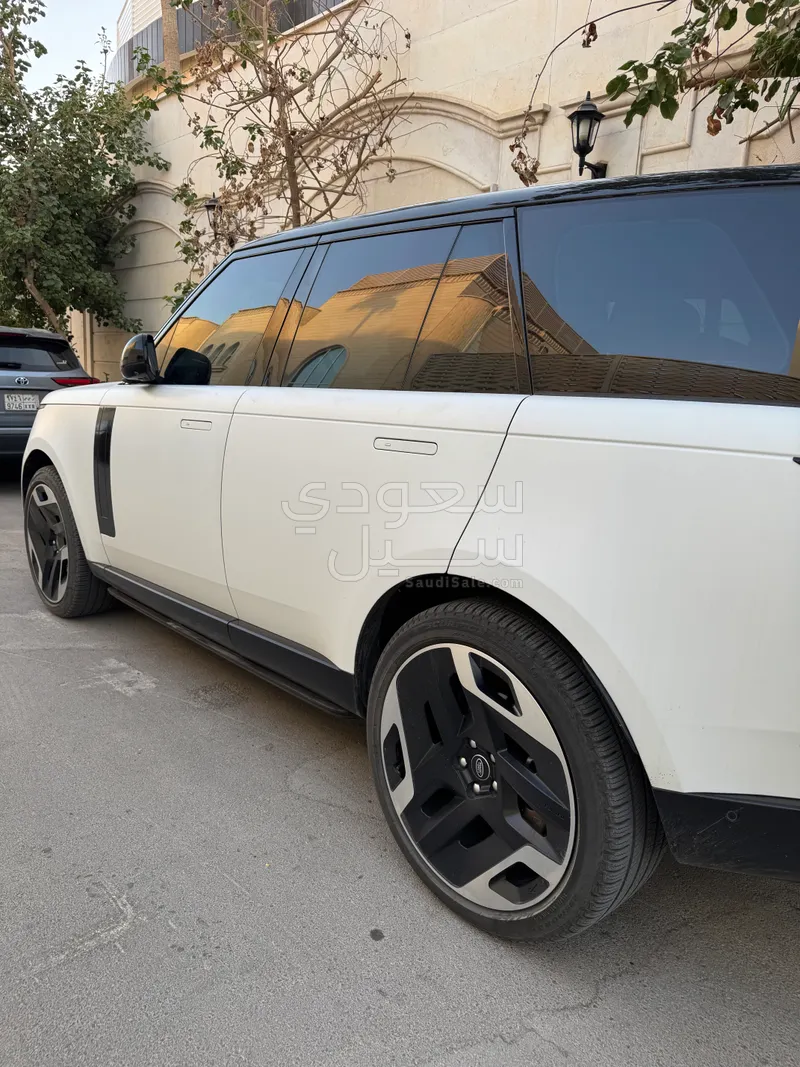 2023 Land Rover Range Rover HSE