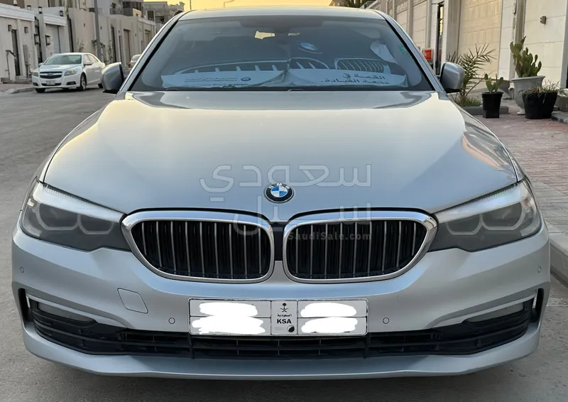 2019 بي ام دبليو الفئة الخامسة 520 أي