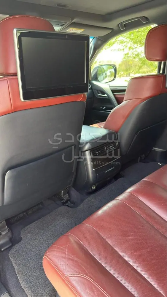 2016 Lexus LX 570