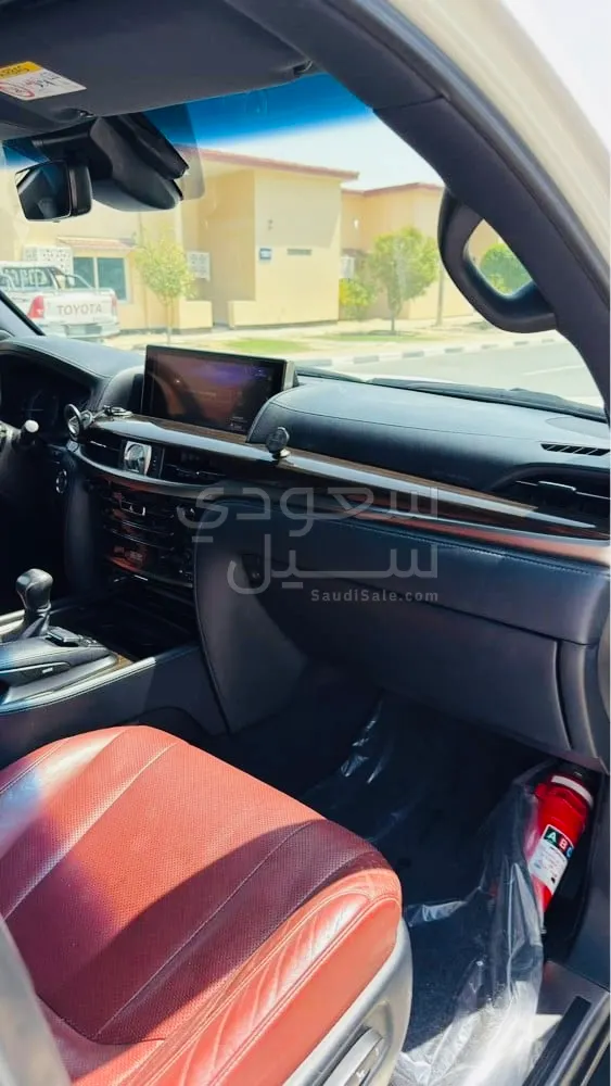 2016 Lexus LX 570