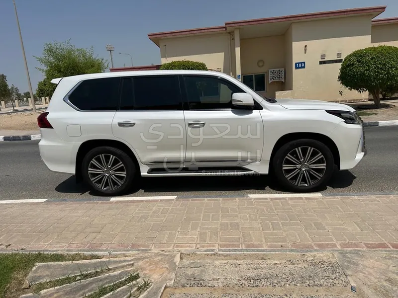 2016 Lexus LX 570