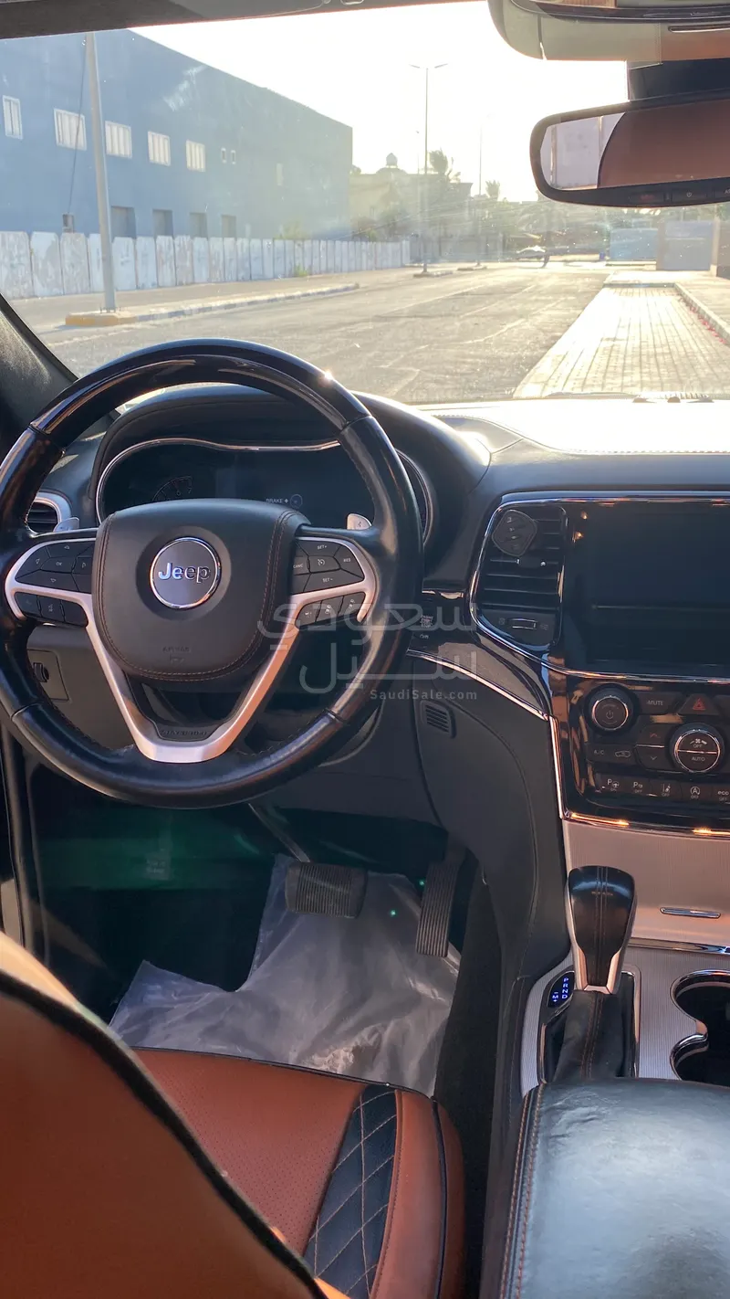 2020 Jeep Grand Cherokee Summit