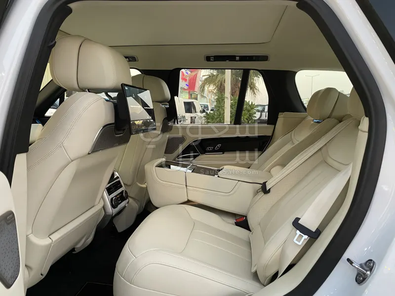 2025 Land Rover Range Rover Autobiography