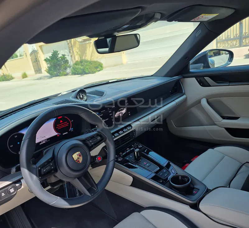2025 بورش 911 كاريرا