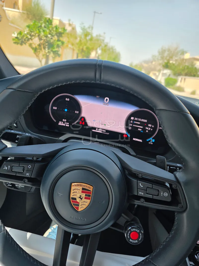2025 بورش 911 كاريرا