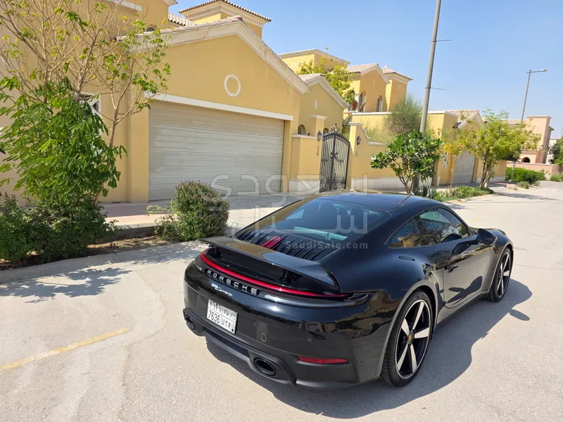 2025 بورش 911 كاريرا