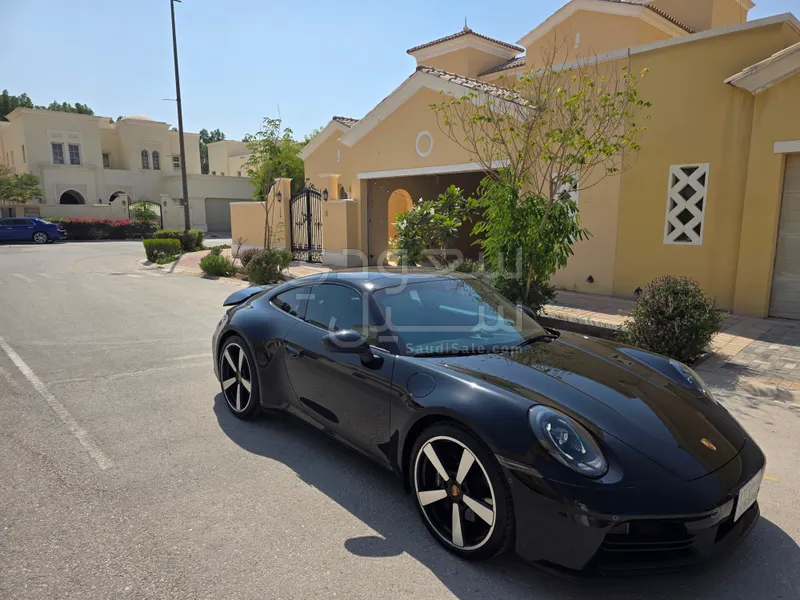 2025 بورش 911 كاريرا