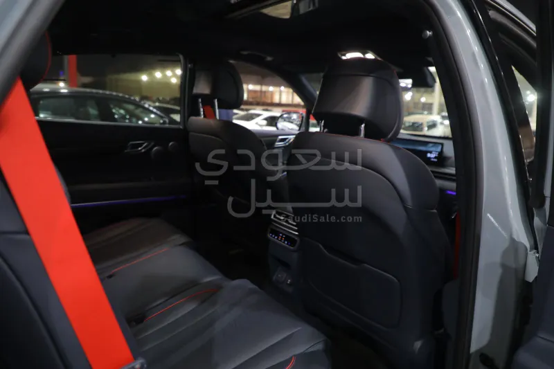 2025 جينيسيس جي في 80