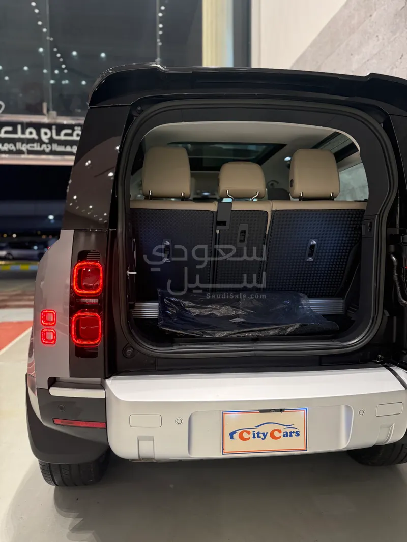 2023 لاند روفر ديفيندر 90