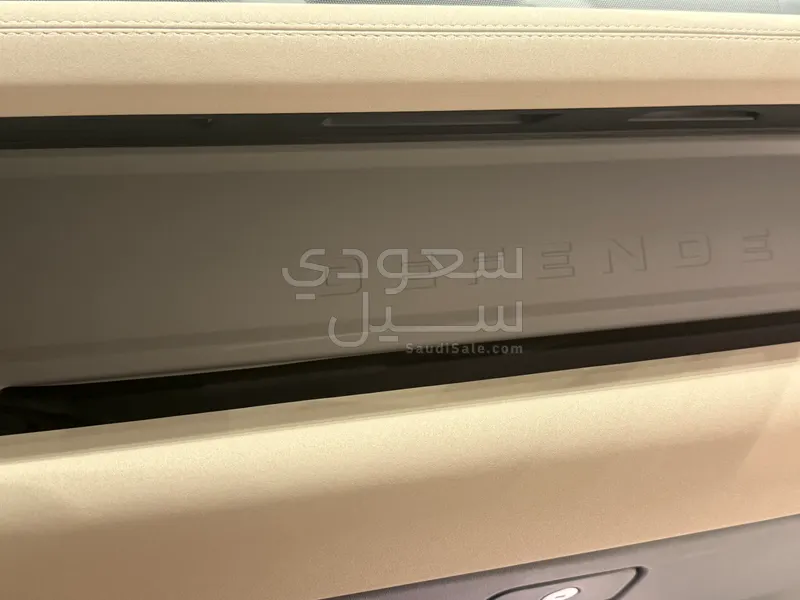 2023 لاند روفر ديفيندر 90