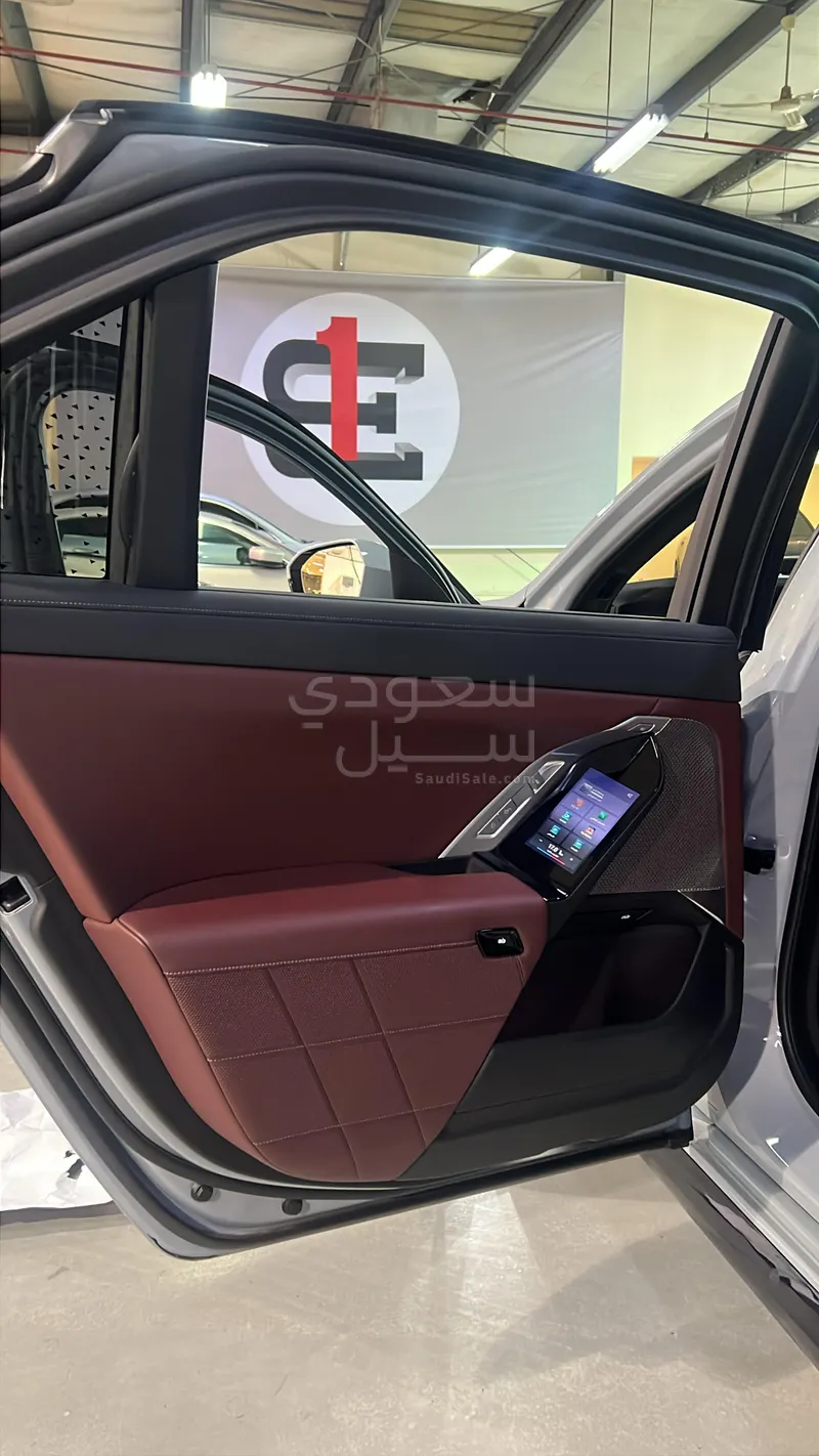 2023 بي ام دبليو الفئة السابعة 735أي