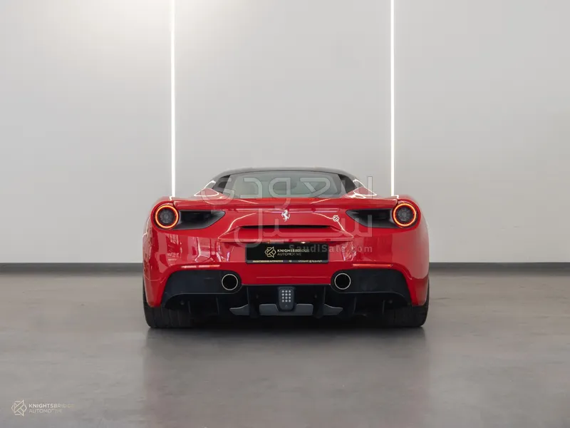 2016 فيراري 488 جي تي بي