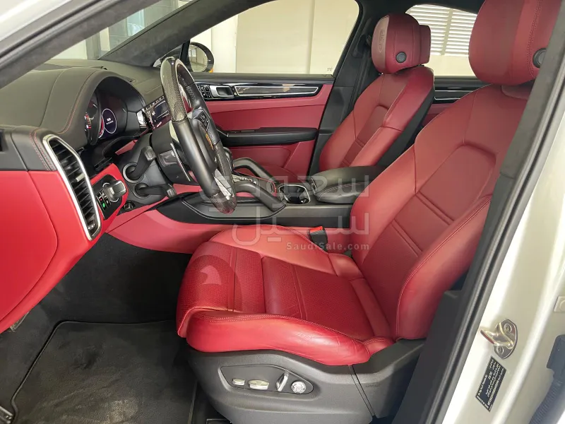 2021 Porsche Cayenne GTS