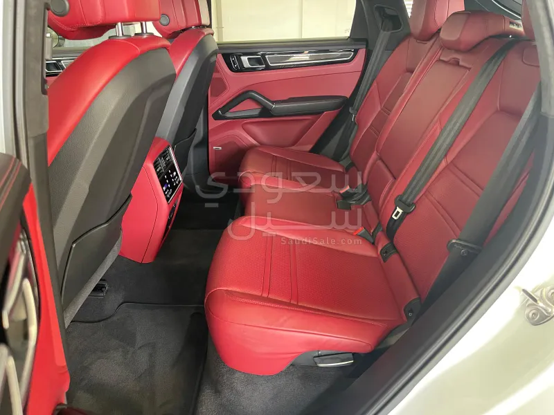 2021 Porsche Cayenne GTS