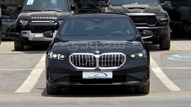 2025 بي ام دبليو الفئة الخامسة 520 أي