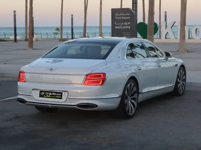 2020 بنتلي كونتيننتل فلاينج سبير الاصدار الاول