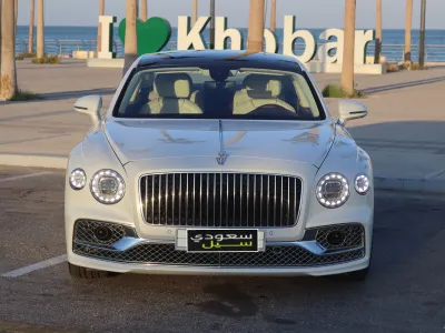 2020 بنتلي كونتيننتل فلاينج سبير الاصدار الاول