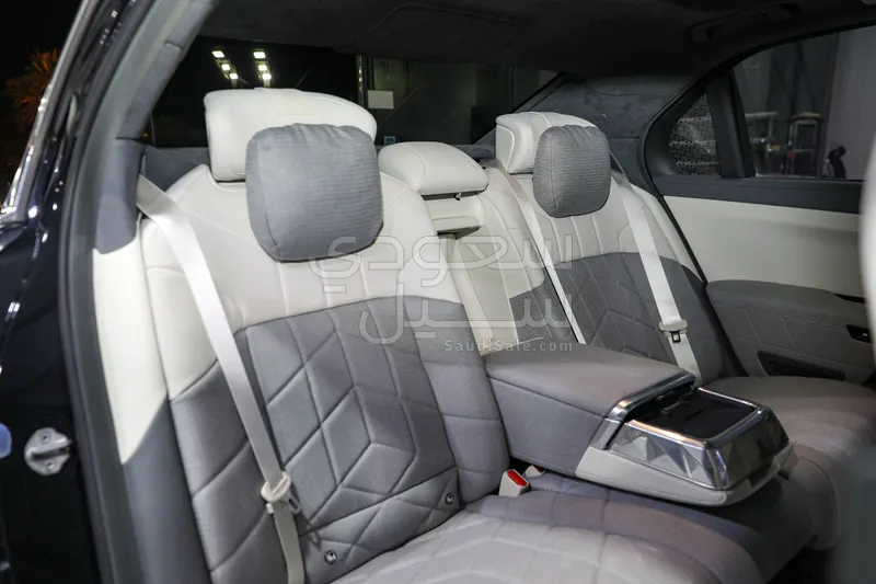 2024 BMW 7 Series 760i