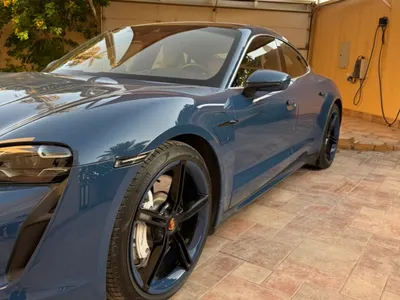 2021 بورش تايكان تيربو