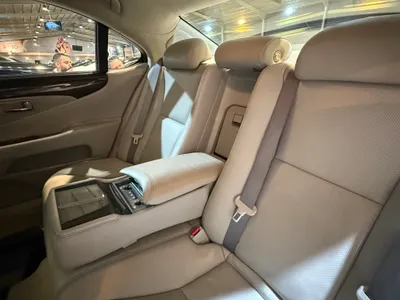 2010 لكزس إل إس 460 إل