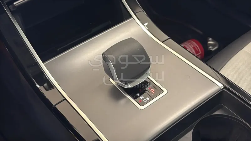 2025 لاند روفر رينج روفر ايفوك داينمك