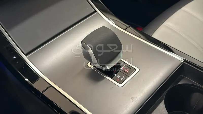 2024 لاند روفر رينج روفر ايفوك داينمك