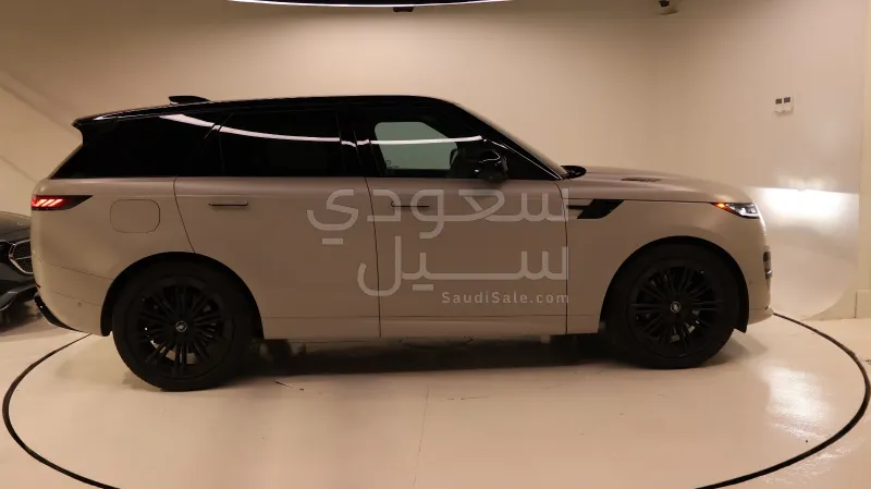 2025 لاند روفر رينج روفر سبورت اس اي