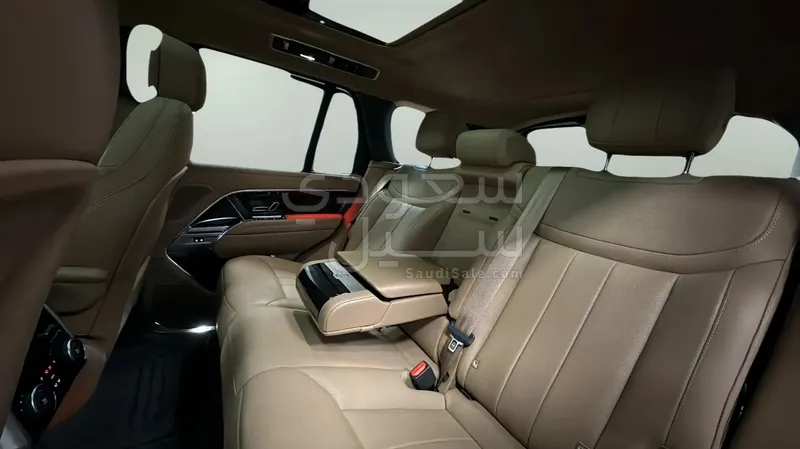 2025 Land Rover Range Rover HSE