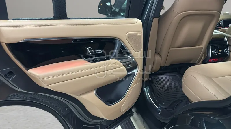 2025 Land Rover Range Rover HSE