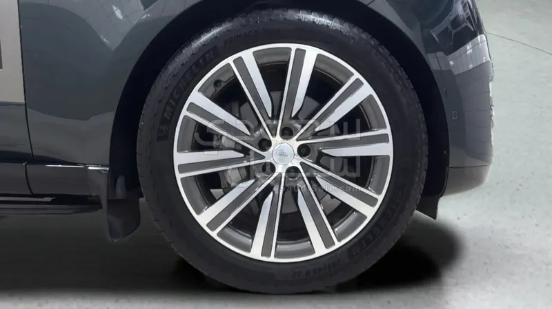2025 Land Rover Range Rover HSE