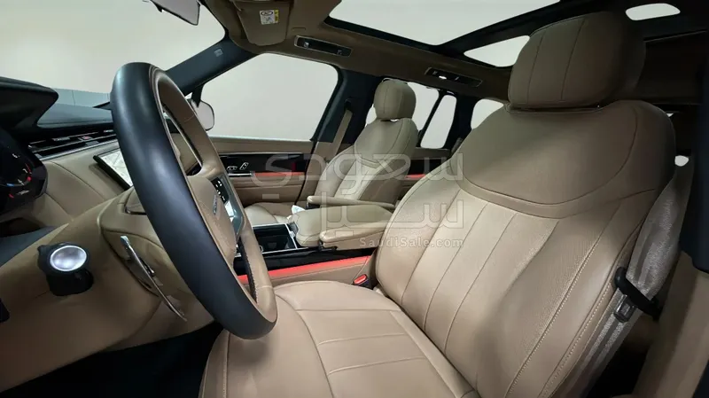 2025 Land Rover Range Rover HSE
