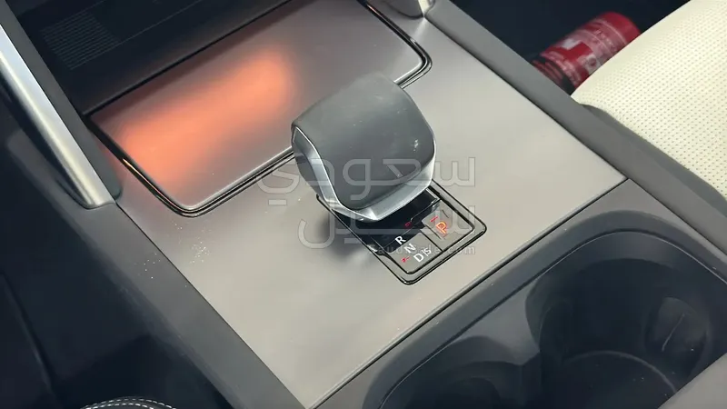 2025 لاند روفر ديسكفري سبورت