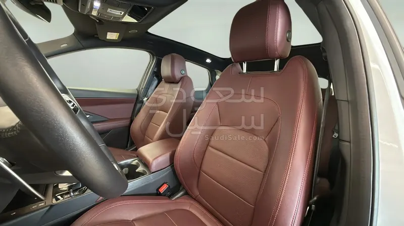 2024 جاكوار اي-بيس