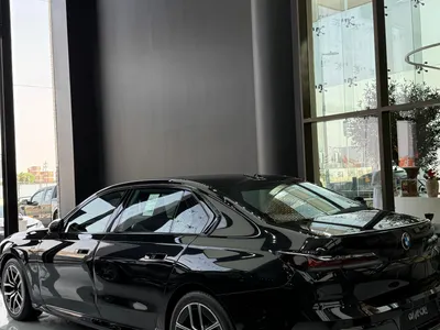 2025 بي ام دبليو الفئة السابعة 735 إل أي
