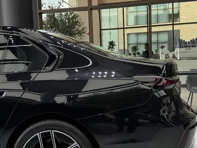 2025 بي ام دبليو الفئة السابعة 735 إل أي