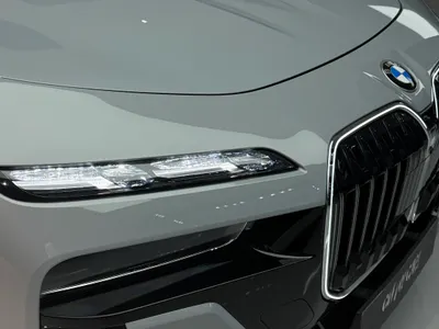 2025 بي ام دبليو الفئة السابعة 735 إل أي