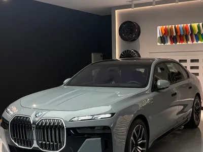 2025 بي ام دبليو الفئة السابعة 735 إل أي