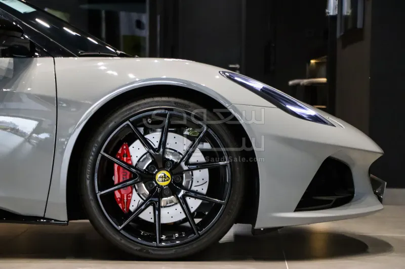 2025 Lotus Emira Turbo SE