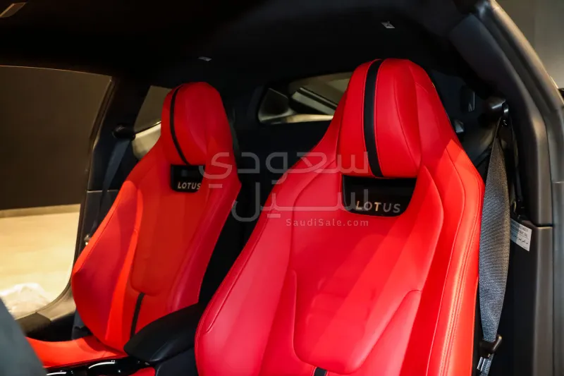 2025 Lotus Emira Turbo SE