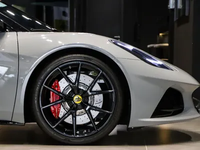 2025 Lotus Emira Turbo SE