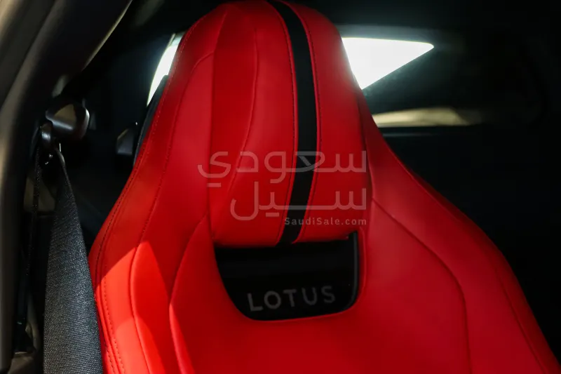 2025 Lotus Emira Turbo SE