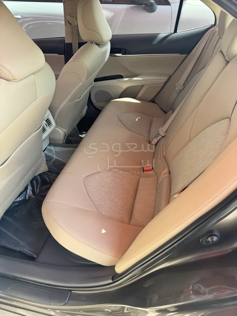 2023 تويوتا كامري ال اي