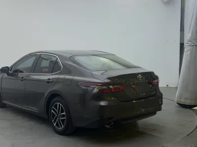 2023 تويوتا كامري ال اي