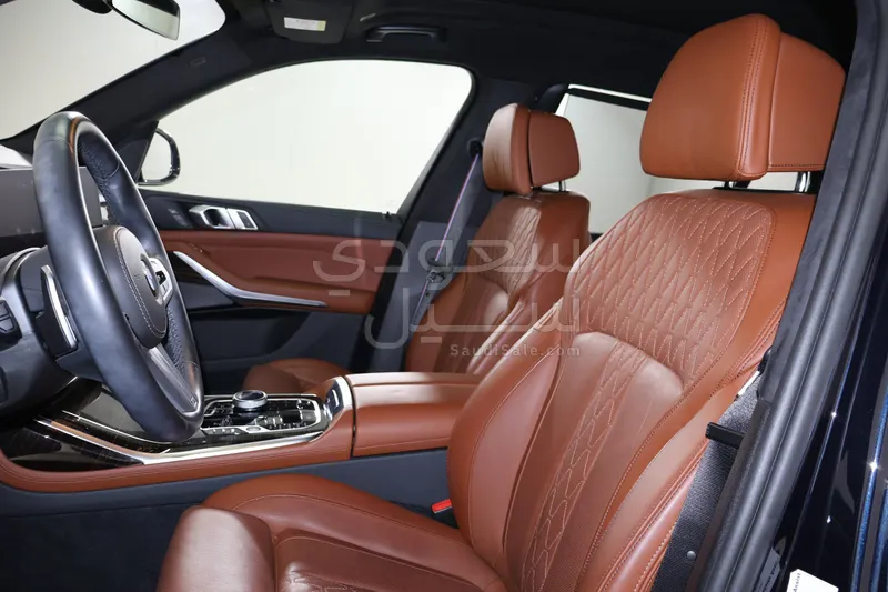 2024 BMW X Series 7 M kit
