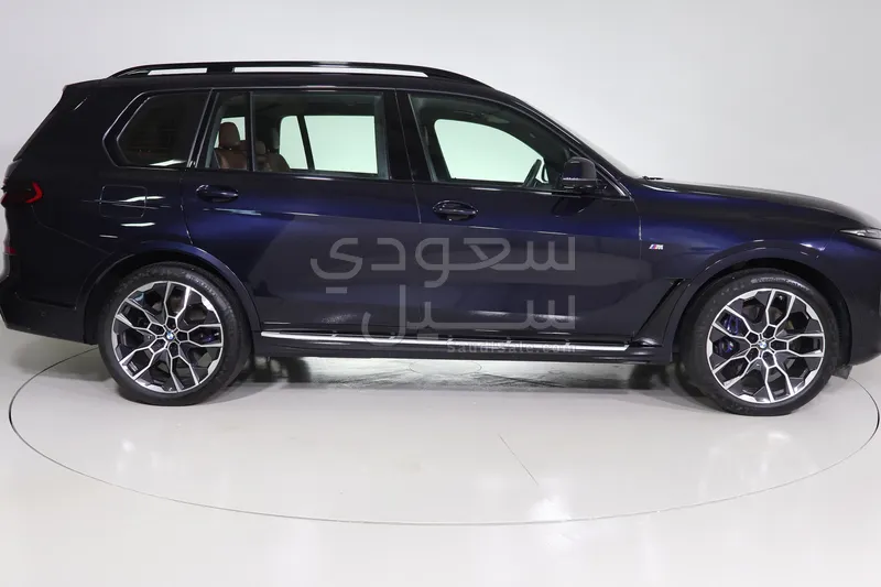 2024 BMW X Series 7 M kit
